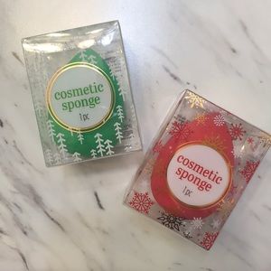 Groovi beauty cosmetic makeup sponge green and red